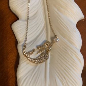 Mermaid pearl necklace